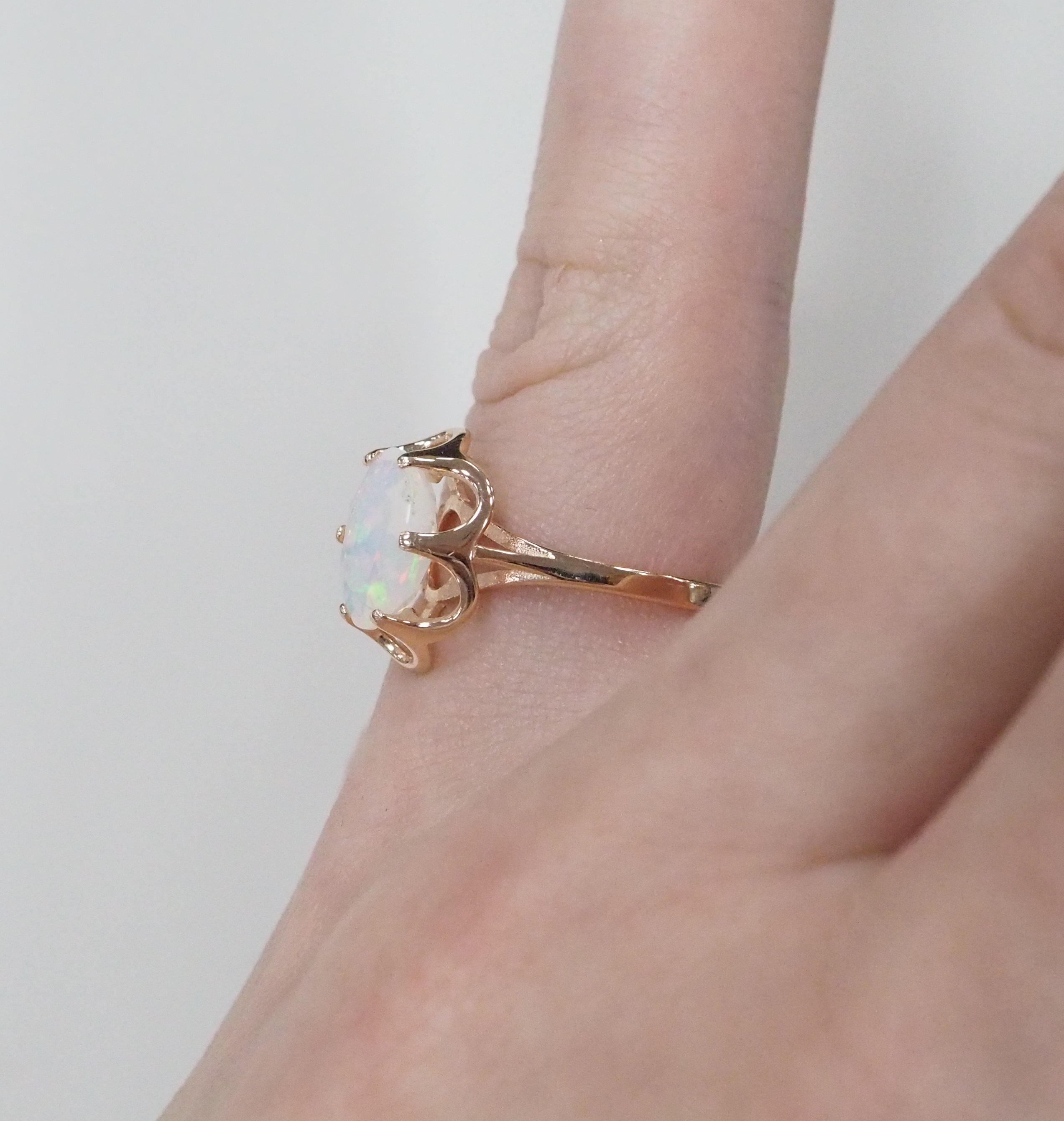 Серебряное кольцо с опалом